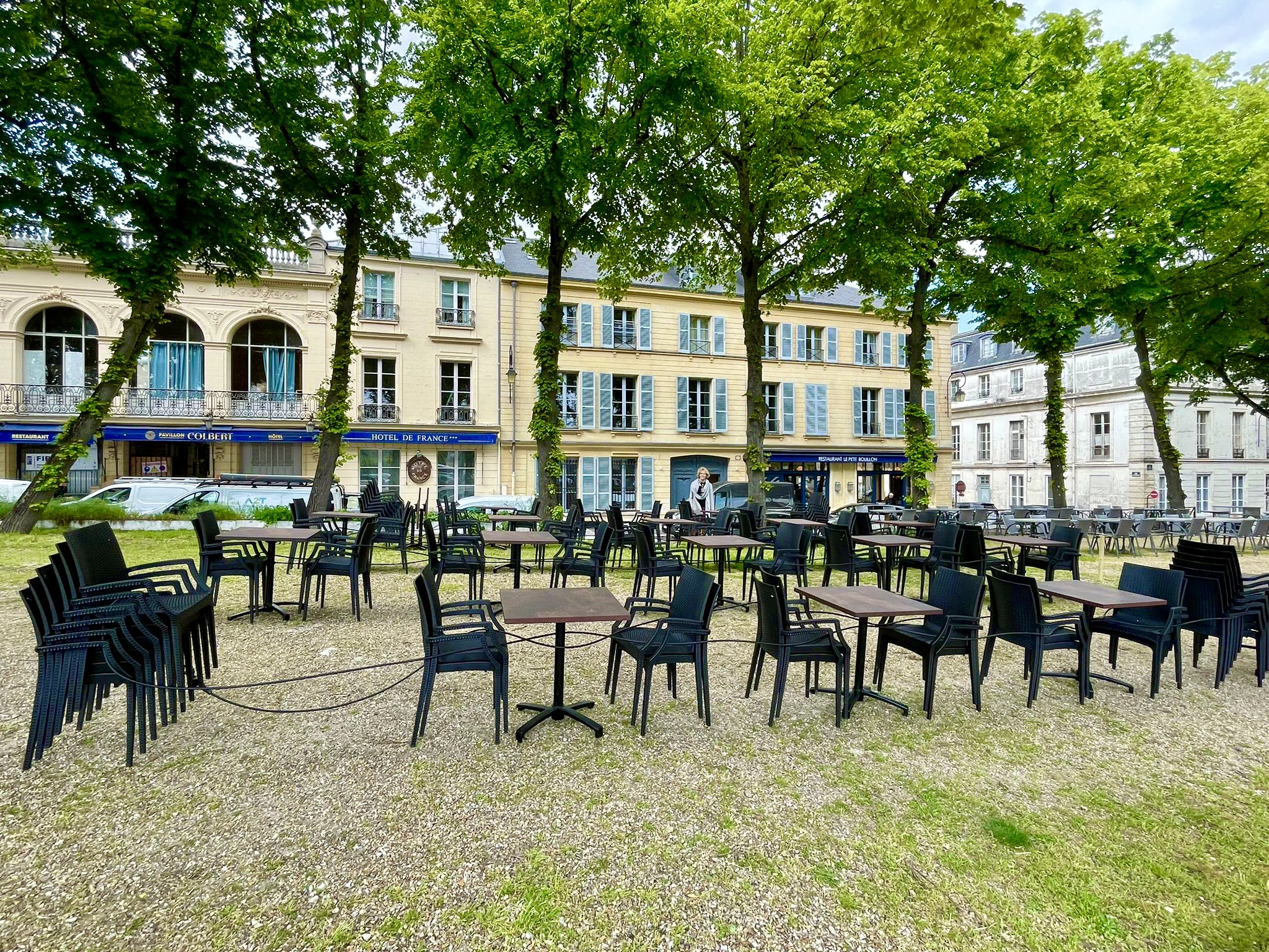 Terrasse vue vers le Bar à Vin